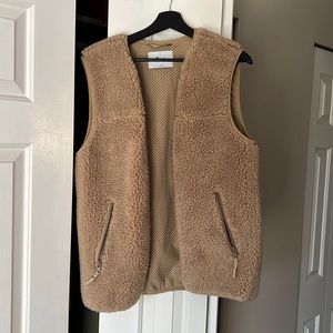 Aritzia Teddy Fur Vest Size Medium